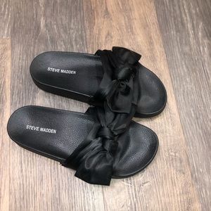 Steve Madden black bow slides NWOT